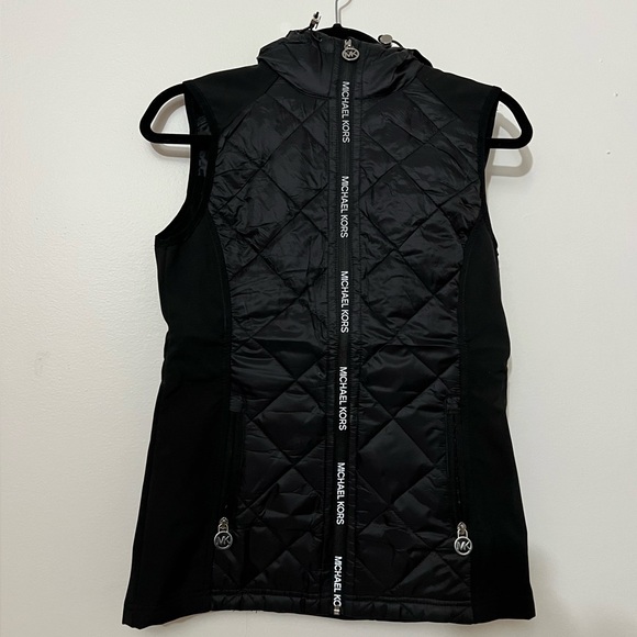 Michael Kors Puffer Vest - Picture 1 of 4